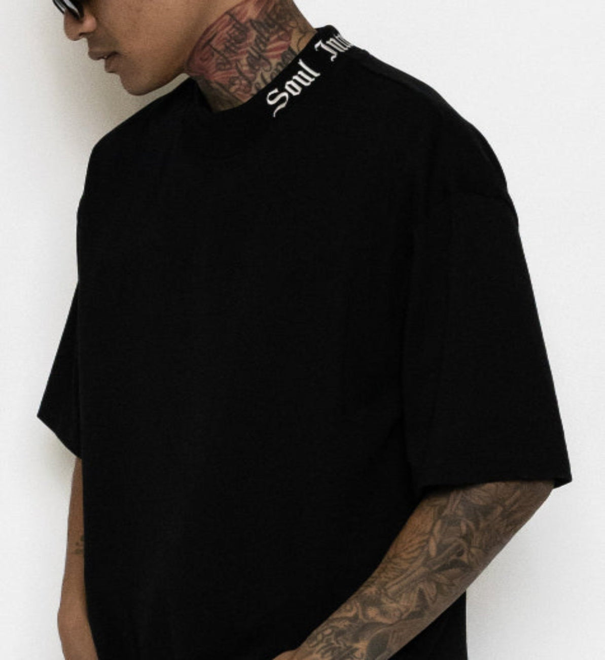 KIKO MOCK NECK OVERSIZED TEE