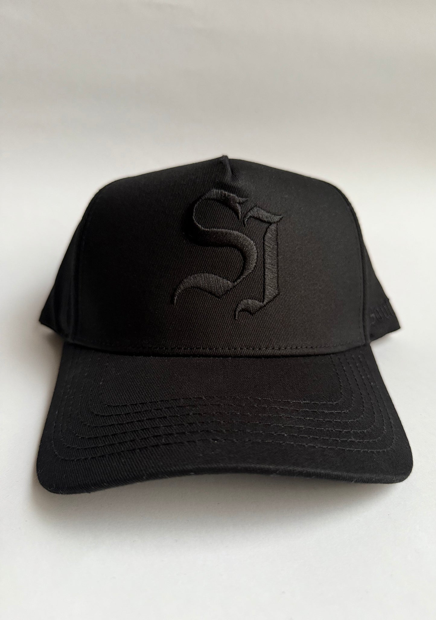 S.I. BLACK ON BLACK CAP