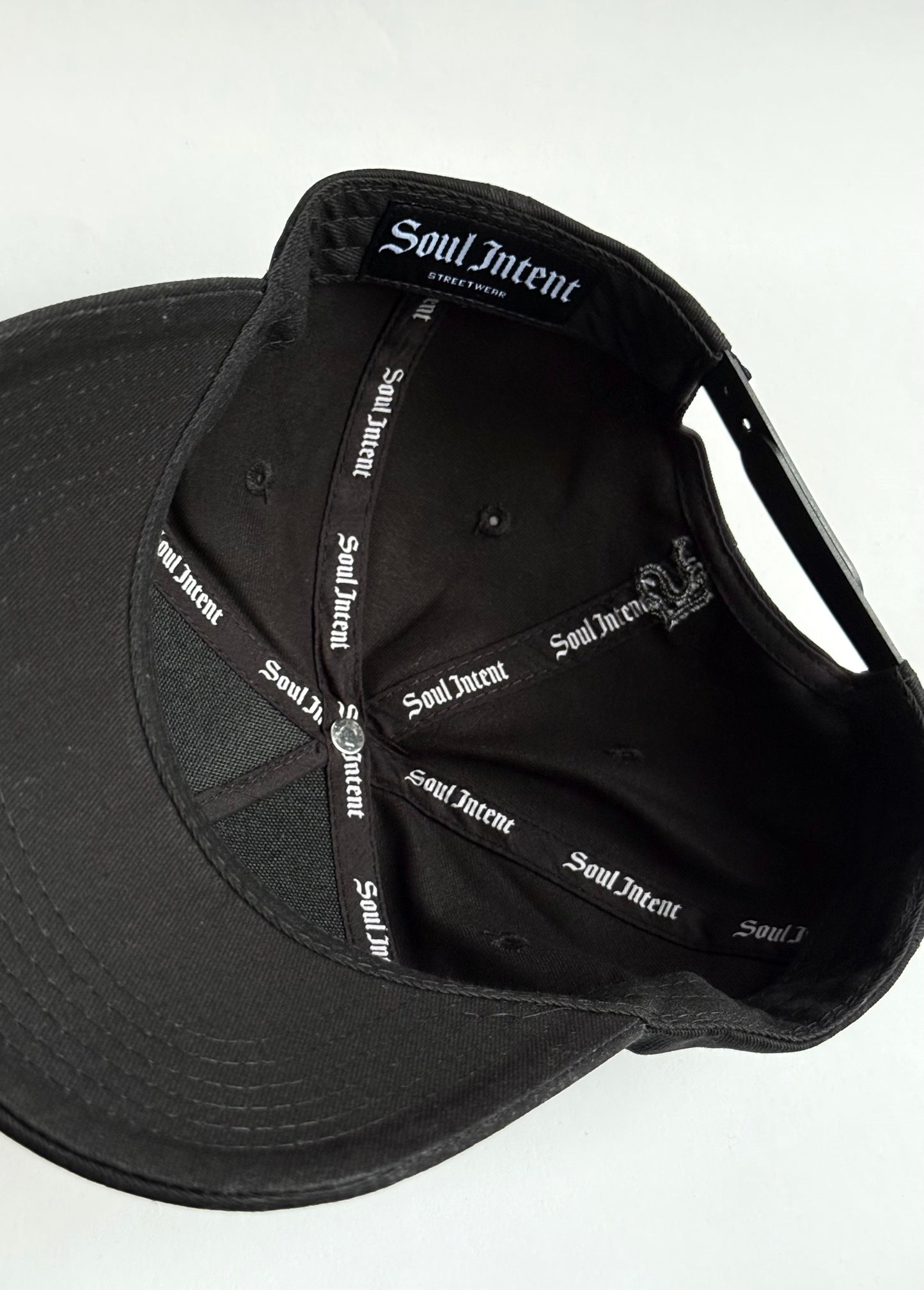 S.I SHIELD BLACK ON BLACK CAP