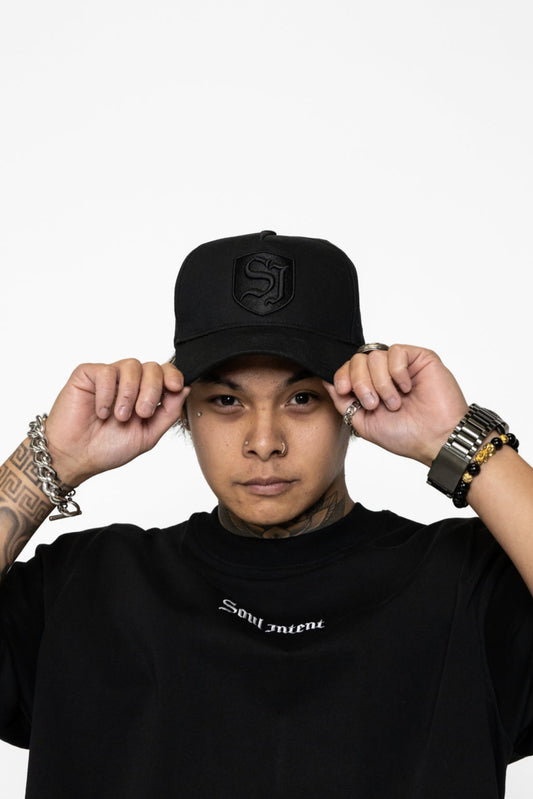 S.I SHIELD BLACK ON BLACK CAP